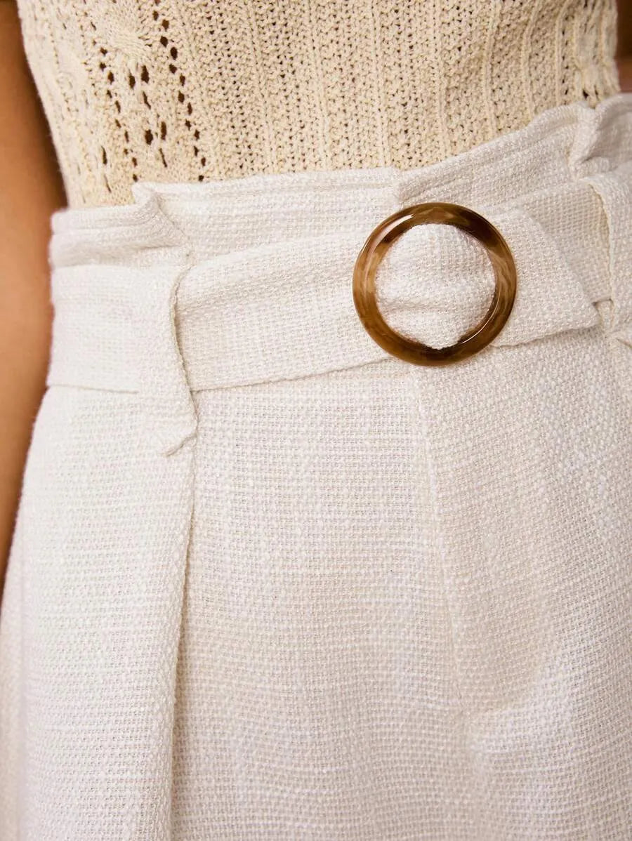 Short de Tiro Alto con Cinturón y Pliegues